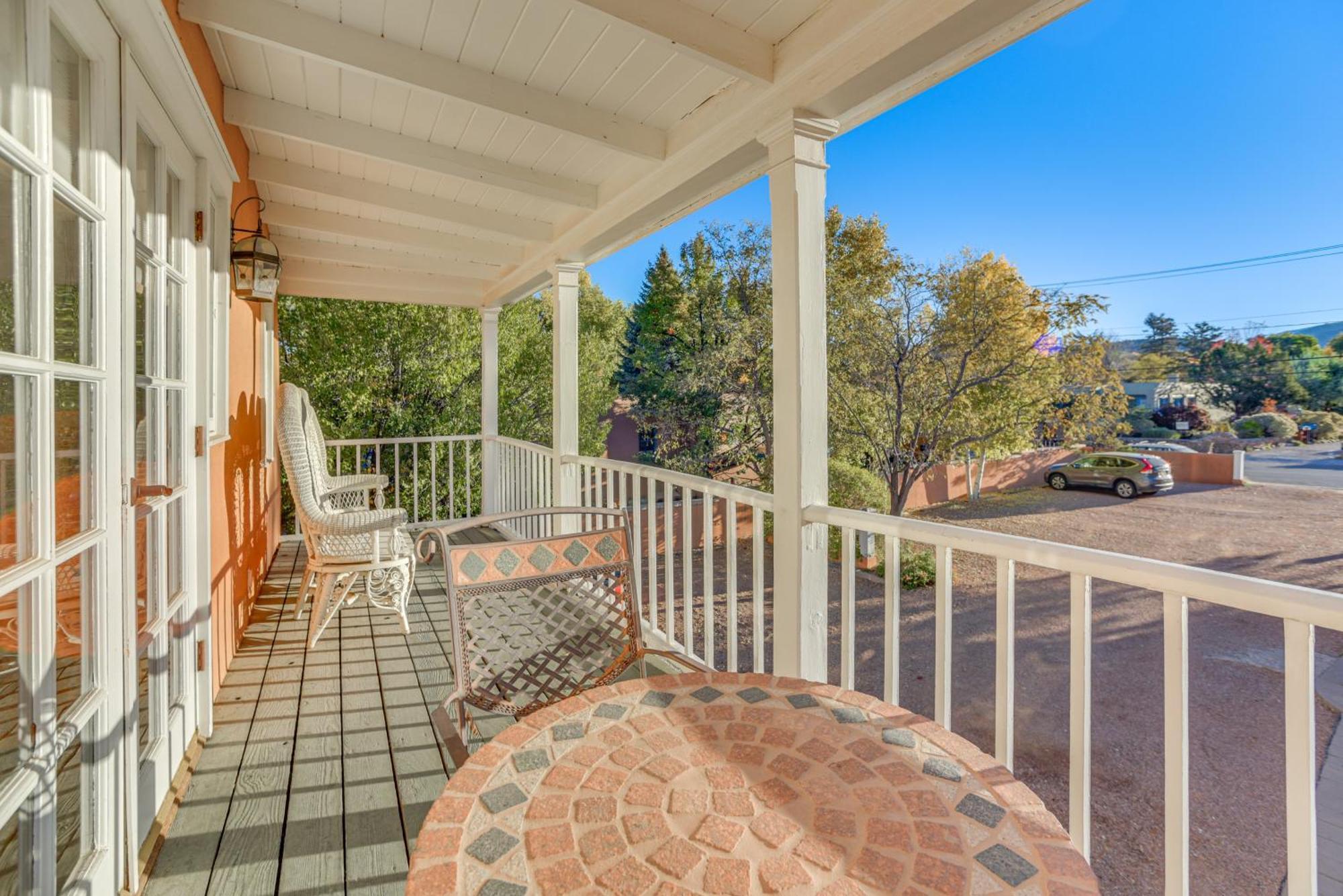 Walk To Plaza Historic Eastside Retreat Apartment