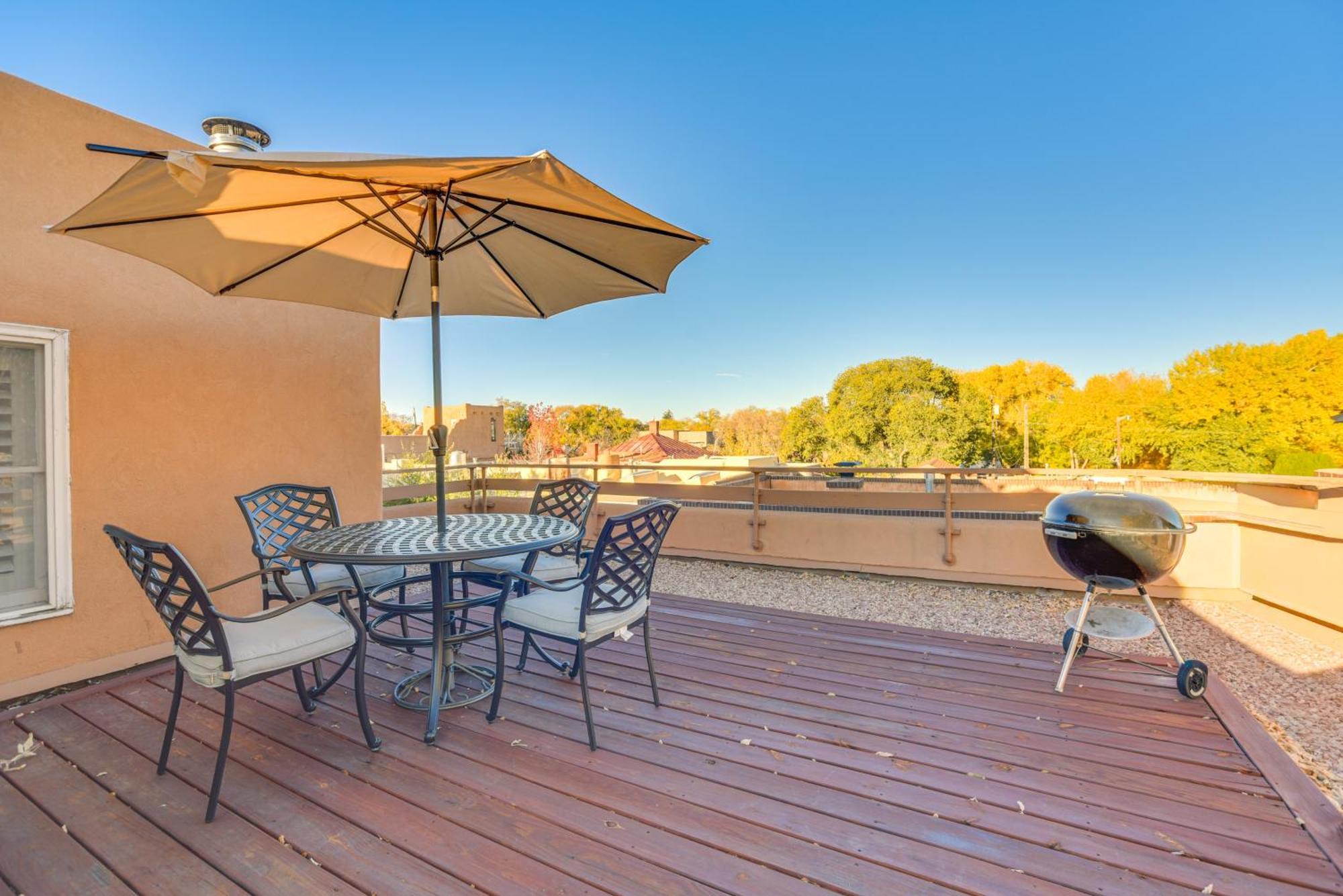 Walk To Plaza Historic Eastside Retreat Apartment