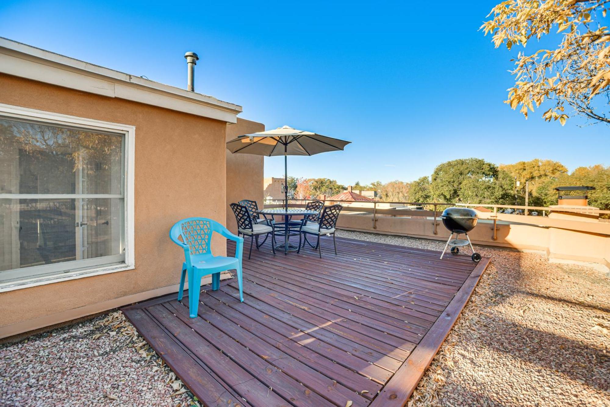 Walk To Plaza Historic Eastside Retreat Apartment