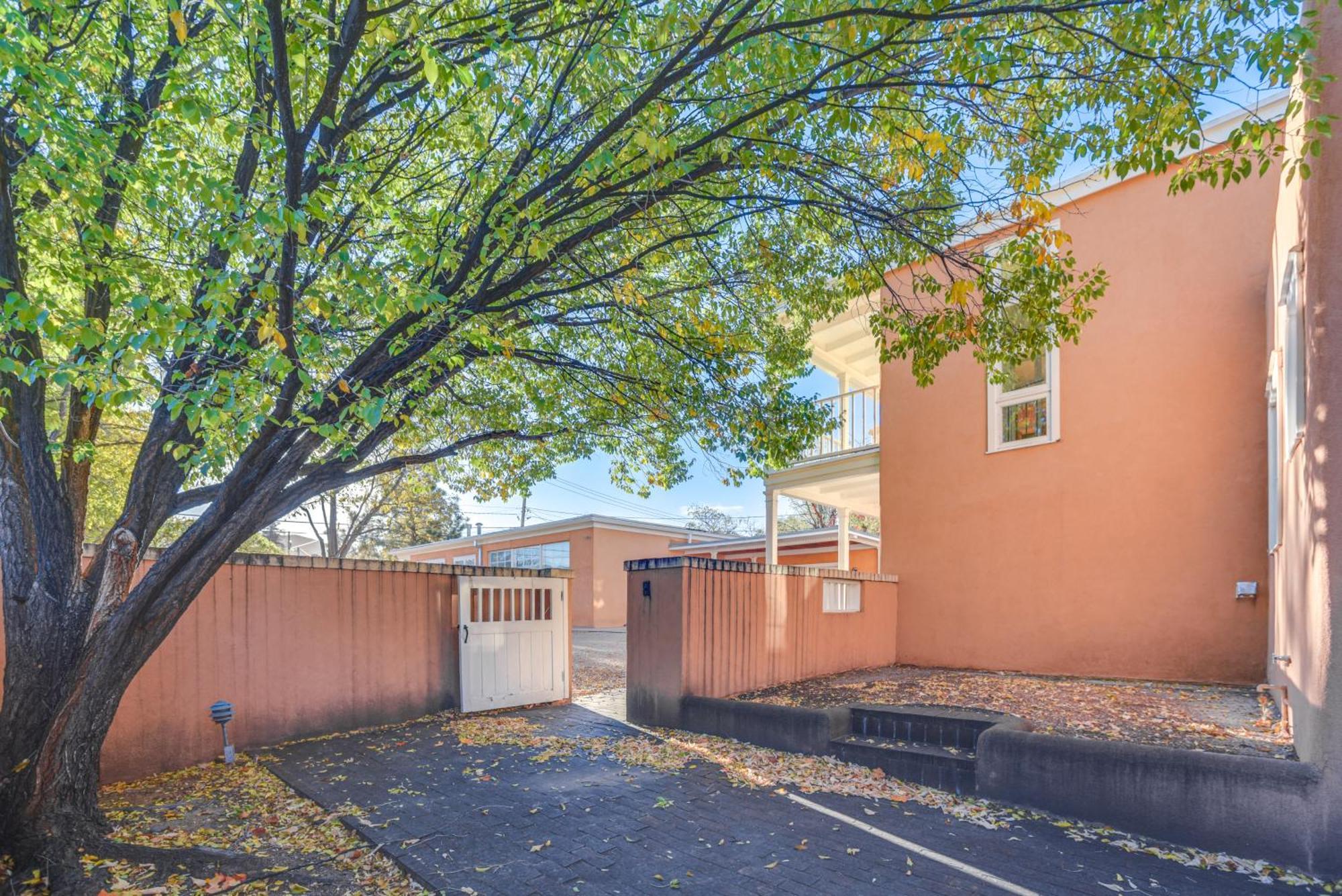 Apartment Walk To Plaza Historic Eastside Retreat